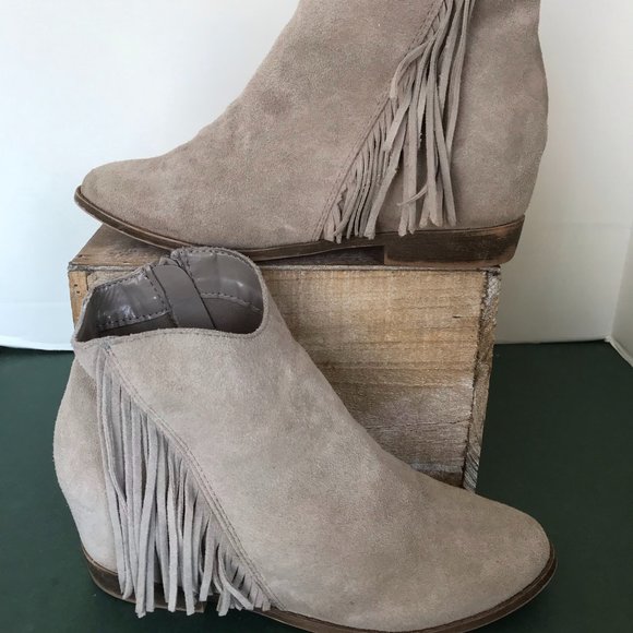 Mudd Beige Leather Fringe Wedge Ankle Boots - Picture 2 of 8